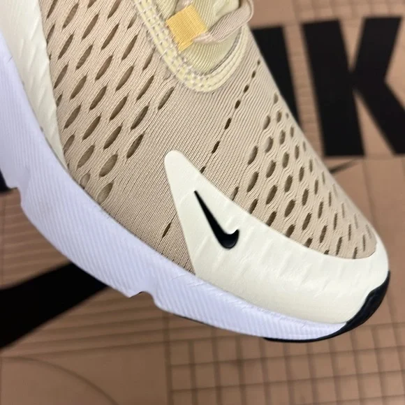 NWOB- Nike Air Max 270 GOLD - Picture 7 of 10